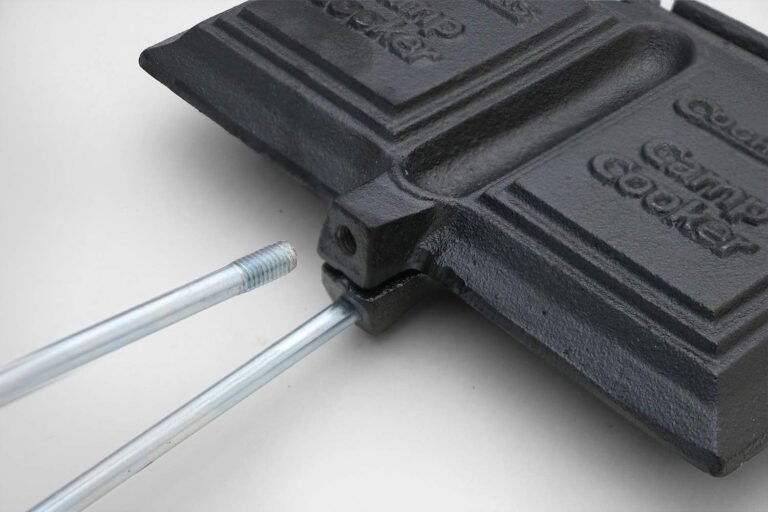 Coghlan’s Cast Iron Cooker – Pre-Seasoned Pie Iron Sandwich Maker with Heat-Resistant, Removable Handles, Easy-to-Clean for Toasted Pies, Grilled Sandwiches, and Meats, For Campfire Cooking